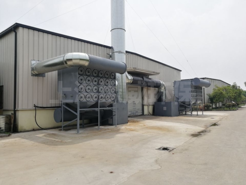 石墨粉尘行业滤筒除尘器案例